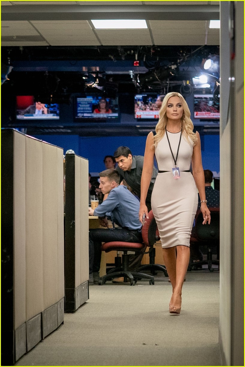 Margot Robbie Talks Bombshell Fox News And Her Secret Twitter Account