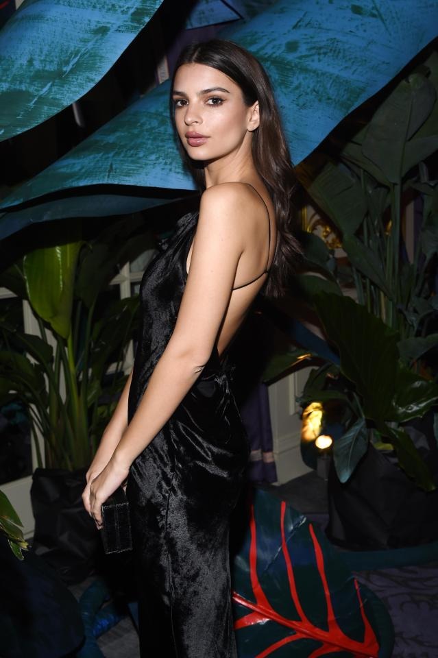 Emily Ratajkowski shows off flawless figure in black backless dress at ...