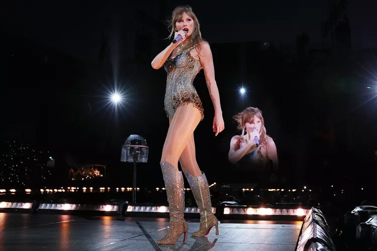 Taylor Swift Thanks Sydney Crowd 'Larger Than Humanly Possible' After 4 Shows on Eras Tour: 'Endless Magical Moments'